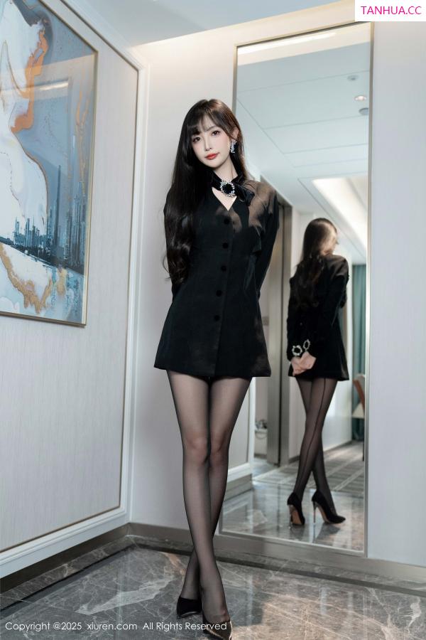   [XiuRen]高清写真图 2025.02.21 No.9918 樱桃小阑子 黑丝美腿第7张图片